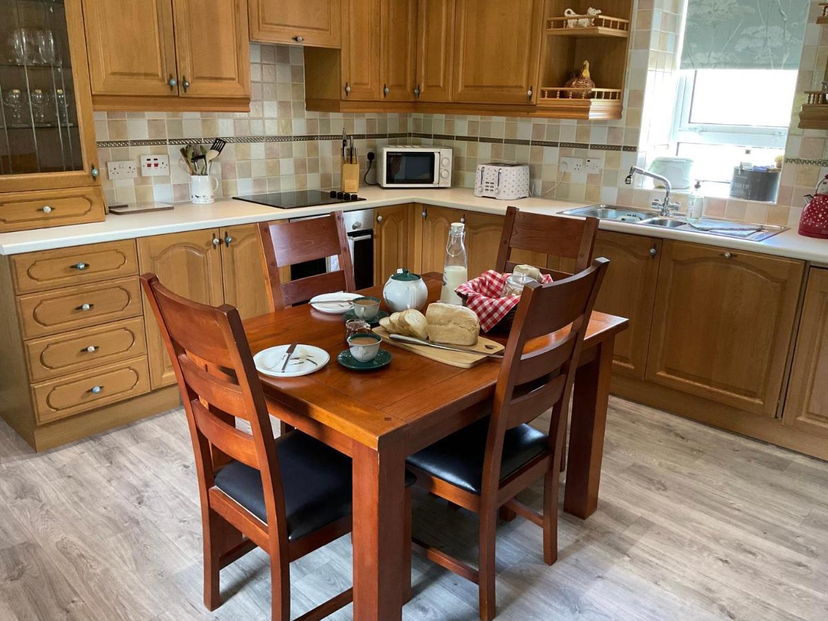 6 Calbost Villa Екстериор снимка